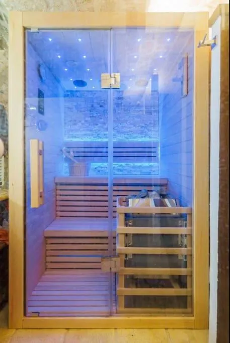 N Sublime Appartement Avec Sauna Dans Le 17E Paříž 0*,  Francie