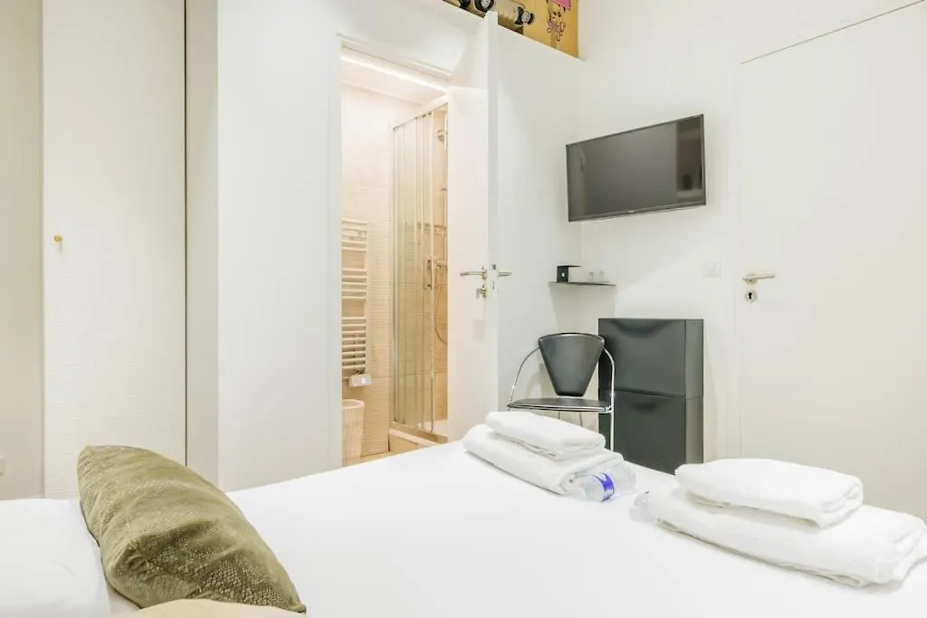 N Sublime Appartement Avec Sauna Dans Le 17E Parigi
